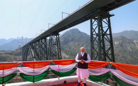 पीएम मोदी ने जम्मू-कश्मीर में चिनाब और अंजी रेल ब्रिज का उद्घाटन किया, वंदे भारत ट्रेन को दिखाई हरी झंडी