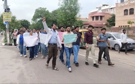 जोधपुर में रेजिडेंट डॉक्टर्स की हड़ताल: प्रशासनिक लापरवाही के खिलाफ आक्रोश,