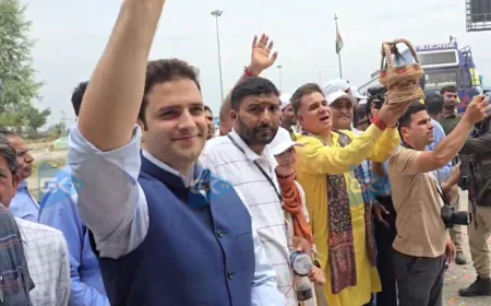 कुलगाम में अमरनाथ यात्रियों का शानदार स्वागत: DM अतहर आमिर खान बोले, 'दिलों में उमंग, भक्ति में रंग