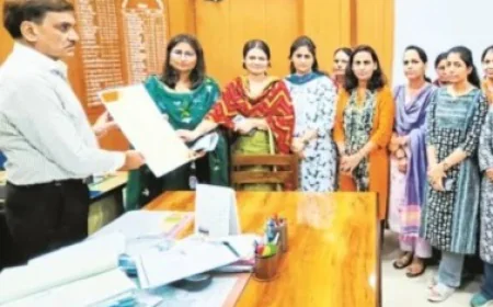 महिला कर्मिकों ने सीएम से मांगा रक्षाबंधन का उपहार मासिक धर्म के दौरान तीन दिन का मिले अवकाश ..