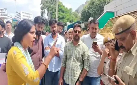 एसआई भर्ती रद्द होने से नाराज सब इंस्पेक्टर्स ने किया प्रदर्शन, कलेक्ट्रेट में तीखी बहस
