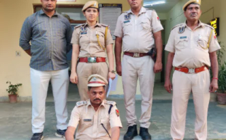 नकली पुलिसवाला धराया, फर्जी वर्दी और गाड़ी की बत्ती के साथ वसूली का खुलासा