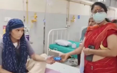 RUHS में BJP कार्यकर्ता का वायरल वीडियो ,मरीज को फोटो खिंचवाने के लिए बिस्कुट दिया फिर लिया वापस!