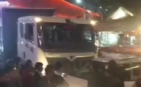 जयपुर के सोडाला में डंपर की टक्कर से कार को लगा जोरदार धक्का, परिवार बाल-बाल बचा