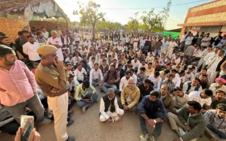 बाड़मेर: ठेकेदार द्वारा ग्रामीणों को गालियां और धमकी देने का मामला गरमाया, FIR दर्ज, पैदल मार्च निकाला, ठेकेदार ने मांगी माफी