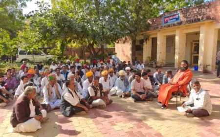बालोतरा: नागाजी मंदिर से दानपेटी चोरी, श्रद्धालुओं का गुस्सा फूटा, समदड़ी थाने का घेराव