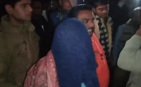 अजमेर में देर रात गांधी भवन चौराहे पर हंगामा: किन्नर समेत संदिग्धों को पुलिस ने हिरासत में लिया, अवैध गतिविधियों और लूटपाट के आरोप