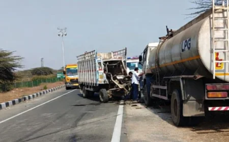 बहरोड़ में भीषण सड़क हादसा: एलपीजी टैंकर और ट्रेलर की टक्कर, ड्राइवर घायल
