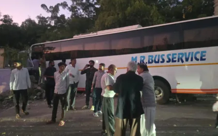 बाड़मेर में भीषण बस हादसा: टायर फटने से अनियंत्रित बस मंदिर की दीवार में घुसी, 12 घायल; ड्राइवर को JCB से निकाला, लोहे की चादर तोड़ी
