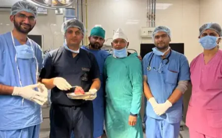 जयपुर: कांवटिया हॉस्पिटल में दुर्लभ 15×12 सेंटीमीटर सिस्ट का सफल ऑपरेशन, जानवरों से हुई बीमारी से महिला बची बड़ी खतरे से