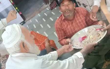 ईमानदारी की चमक: गेहूं के कट्टे से निकले 15 लाख के गहने, व्यापारी ने किसान को लौटाकर बहा दिए आंसू