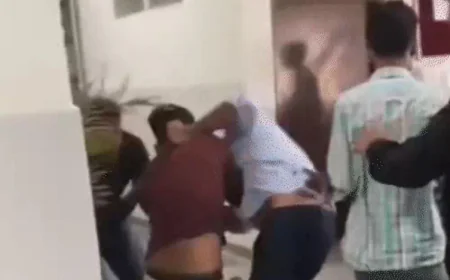 दौसा जिला अस्पताल में दर्द से तड़पते मरीज को स्टाफ ने जमकर पीटा: घसीटते हुए कमरे में बंद कर मारपीट, वीडियो वायरल