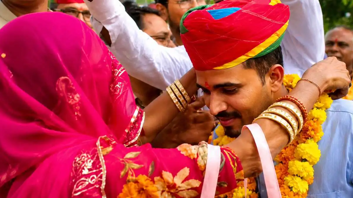 नई बीकानेर-साबरमती एक्सप्रेस लेकर गृह जिले पहुंचे लोको पायलट तेज कुमार, जालोर स्टेशन पर हुआ भव्य स्वागत