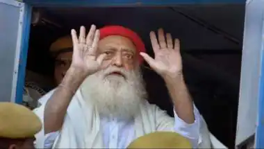 आसाराम को झटका: अंतरिम जमानत बढ़ाने की अर्जी वापस ली, फिलहाल जेल में ही रहेगा