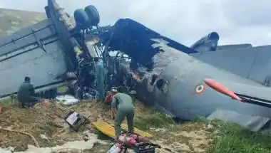 भारतीय वायुसेना का AN-32 क्रैश: लैंडिंग के दौरान हुआ हादसा, विमान के उड़े परखच्चे