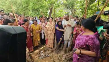डिप्टी सीएम दीया कुमारी ने विद्याधर नगर में “एक पेड़ मां के नाम” अभियान के तहत किया पौधारोपण, चलाया स्वच्छता अभियान
