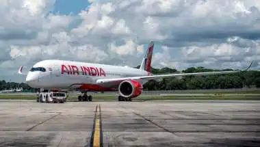 एअर इंडिया का नया कदम: कम किराये वाली नई श्रेणी लॉन्च, मुफ्त इन-फ्लाइट मील की सुविधा होगी बंद