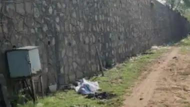 जयपुर में 25 फीट ऊंची दीवार से गिरकर मजदूर की मौत, सुबह सड़क किनारे मिला शव