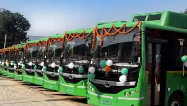 जयपुर में नई ई-बस बीच रास्ते हुई बंद: गेट लॉक होने से 30 यात्री फंसे, मचा हड़कंप