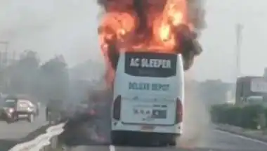 जयपुर-हरिद्वार रोडवेज बस में भीषण आग: मेरठ के पास शॉर्ट सर्किट से हादसा, 26 यात्रियों की बची जान