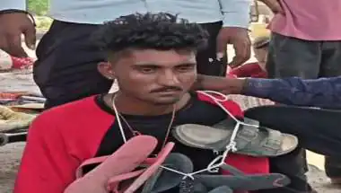 बाड़मेर में युवक पर बर्बरता! बंधक बनाकर पीटा, मूंछ-बाल काटे, जूतों की माला पहनाई... VIDEO वायरल