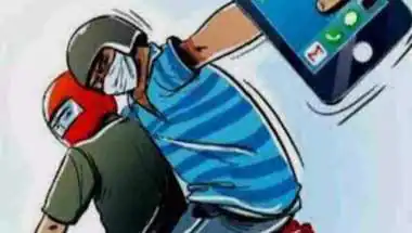 अजमेर में चलती ट्रेन से मोबाइल लूट: युवक ने चेन पुलिंग कर लगाई छलांग, पीछा कर महिला-पुरुष को दबोचा