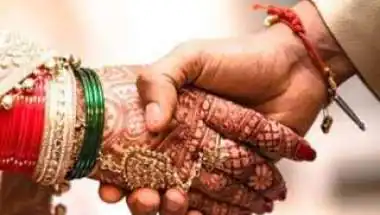 बेटे की चाह में हैवान बना पति, पत्नी के हाथ-पैर बांधकर जबरन पिलाया जहर; चार बेटियों की मां की हालत अब खतरे से बाहर