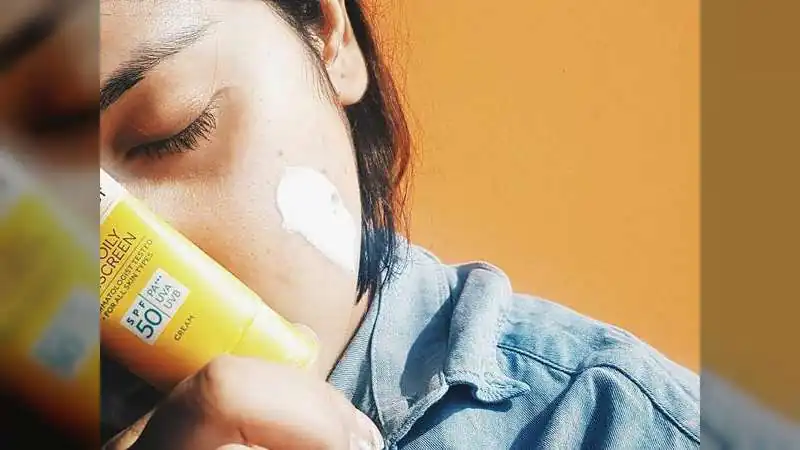 त्वचा की सुरक्षा है सबसे जरूरी: सनस्क्रीन और सौम्य स्किनकेयर आदतों से पाएं स्वस्थ और दमकती त्वचा