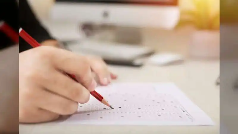 NTA की बड़ी चूक! नागपुर के छात्र को NEET री-एग्जाम के लिए मिला अबूधाबी परीक्षा केंद्र