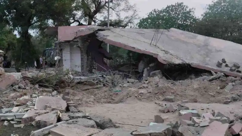 एमडी माफिया पर बुलडोजर एक्शन! बाड़मेर में करीम खान का अवैध मकान और फैक्ट्री ध्वस्त