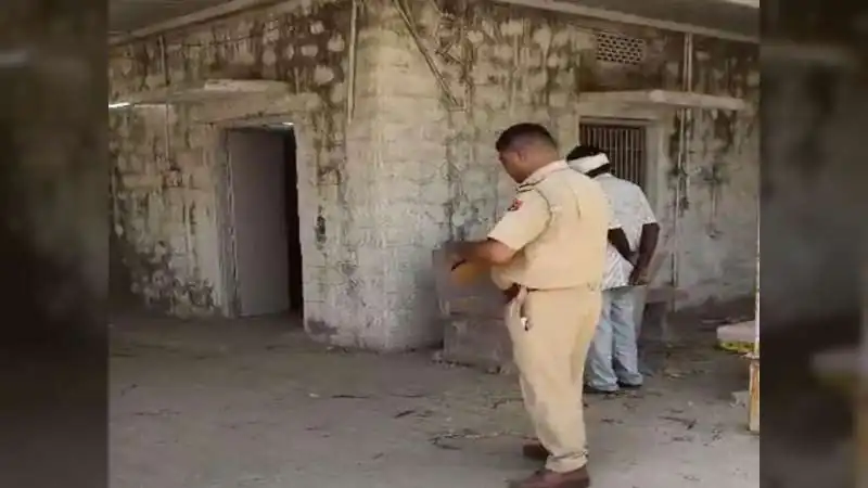 मंदिर दर्शन के बाद तालाब में उतरा युवक, पैर फिसला और चली गई जान