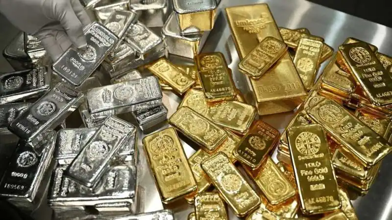 गोल्ड और क्रूड ऑयल में नरमी, सोना-चांदी के भाव पर पड़ा असर