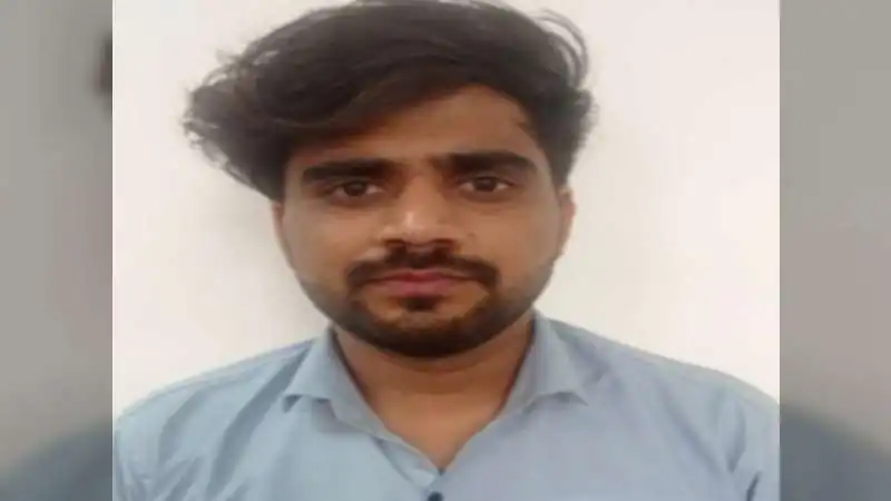 सेकेंड ग्रेड टीचर भर्ती परीक्षा का फरार डमी कैंडिडेट गिरफ्तार, SOG ने सीकर से दबोचा... 1 लाख में हुआ था सौदा