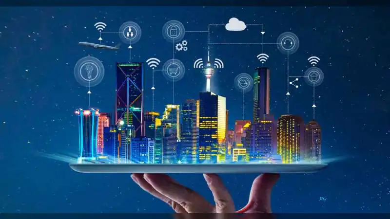 स्मार्ट कनेक्टिविटी और IoT का दौर: अब घर, ट्रैफिक और दूसरी गाड़ियों से जुड़ेगी आपकी कार