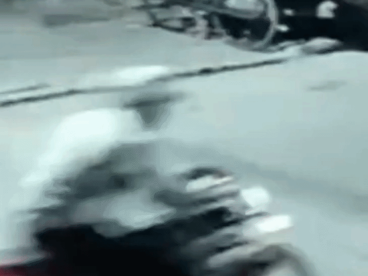 थाने से 300 मीटर दूर घर के बाहर खड़ी बाइक चोरी: 30 सेकंड में लॉक तोड़कर ले गया चोर, CCTV में कैद वारदात