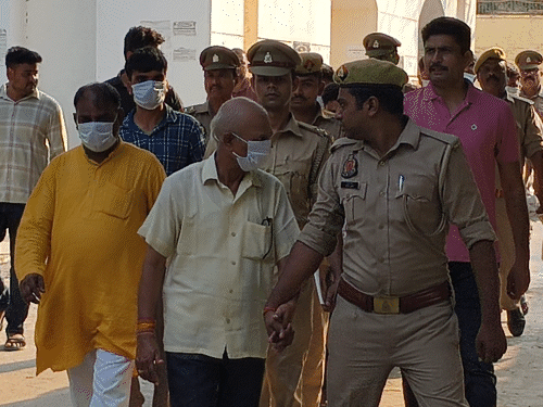 राम मंदिर चढ़ावा चोरी केस में 8 आरोपियों के घर पुलिस की छापेमारी: संपत्ति और लाइफस्टाइल की पड़ताल, कई घरों पर मिले ताले