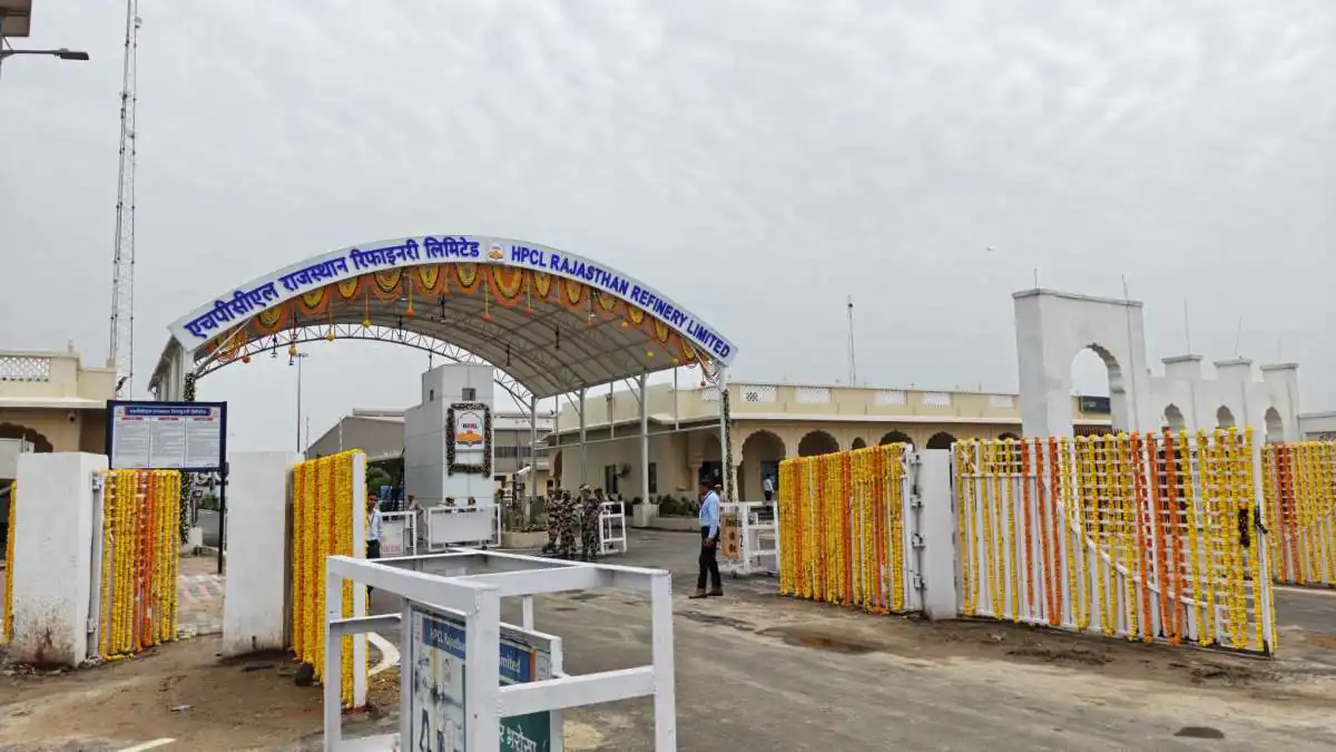 रिफाइनरी उद्घाटन से पहले कांग्रेस का हमला, क्रेडिट की राजनीति और स्थानीय रोजगार पर घेरा सरकार