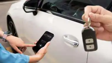 Virtual Digital Keys: अब स्मार्टफोन और स्मार्टवॉच से होगी कार लॉक, अनलॉक और स्टार्ट