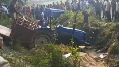 Bharatpur Accident: जानवर को बचाने में पलटी ट्रैक्टर-ट्रॉली, 2 महिलाओं की मौत, 13 घायल; ड्राइवर की पत्नी भी मृतकों में शामिल
