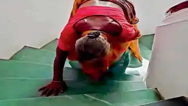 सीढ़ियां चढ़ने को मजबूर बुजुर्ग महिला, मामला सामने आते ही SP ने बदली व्यवस्था... अब ग्राउंड फ्लोर पर होगी शिकायत सुनवाई