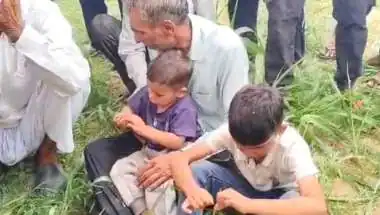 नासिक में ड्यूटी के दौरान जवान बबलू चौधरी का निधन, 7 साल के बेटे ने दी मुखाग्नि... पूरे सैन्य सम्मान के साथ अंतिम विदाई