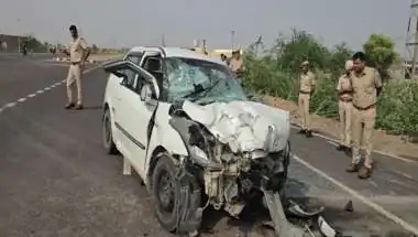 रिंग रोड पर भीषण सड़क हादसा: अज्ञात वाहन से टकराई स्विफ्ट, चालक की मौत; कार से मिला डोडा-पोस्त