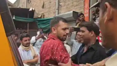 जोधपुर में अतिक्रमण हटाने पहुंची निगम टीम के सामने हाईवोल्टेज ड्रामा, होटल संचालक ने खुद पर ऑयल डालकर किया विरोध..