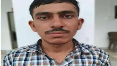 35 हजार का इनामी बाइक चोर गिरफ्तार, 15 महीने से फरार; पहचान बदलकर काट रहा था फरारी