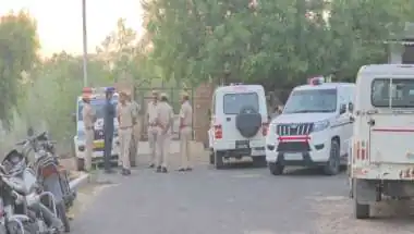 भारत-पाक बॉर्डर से 50 KM पहले घर में चल रही MD फैक्ट्री का भंडाफोड़, 24 लाख कैश और ड्रग्स बरामद