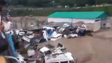 जम्मू-कश्मीर में बादल फटने से तबाही, 11 की मौत... कई राज्यों में बाढ़-भूस्खलन का कहर, रेड-ऑरेंज अलर्ट जारी