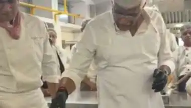 IHM पूसा पहुंचे केंद्रीय मंत्री गजेन्द्र सिंह शेखावत, छात्रों के साथ किचन में बनाए समोसे..