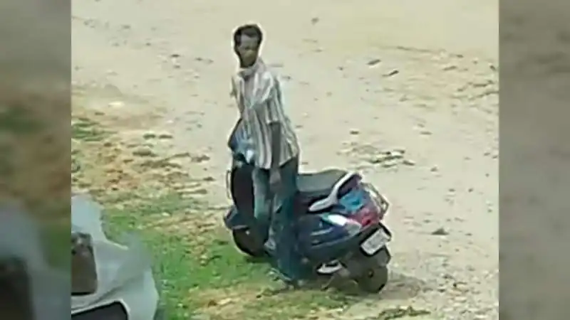 Jaipur Crime: दिनदहाड़े घर का ताला तोड़ 3 मिनट में दो गैस सिलेंडर चोरी, CCTV में कैद हुई वारदात