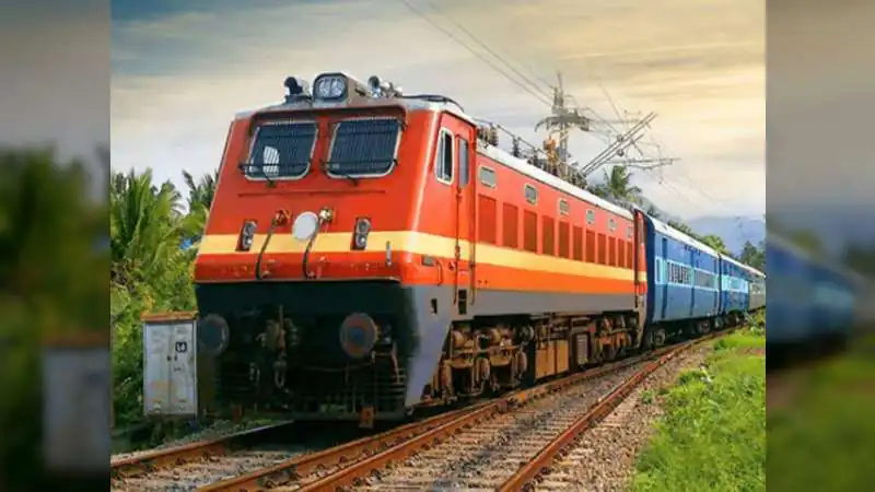 मुंबई में भारी बारिश से रेल यातायात प्रभावित: जयपुर-मुंबई ट्रेन 5 घंटे लेट, कई ट्रेनें रद्द और रूट डायवर्ट