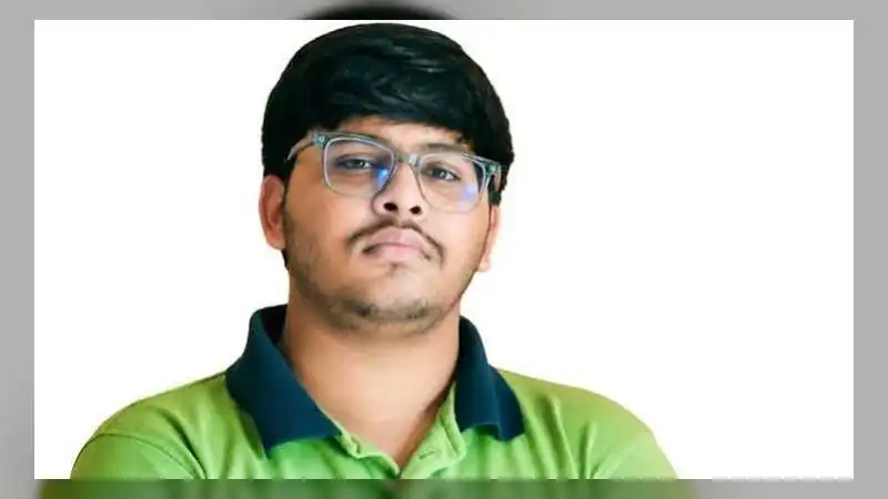 बिहार के इस गांव में पहली बार बनेगा डॉक्टर, NEET UG 2026 में AIR-4 लाकर आयुष ने रचा इतिहास